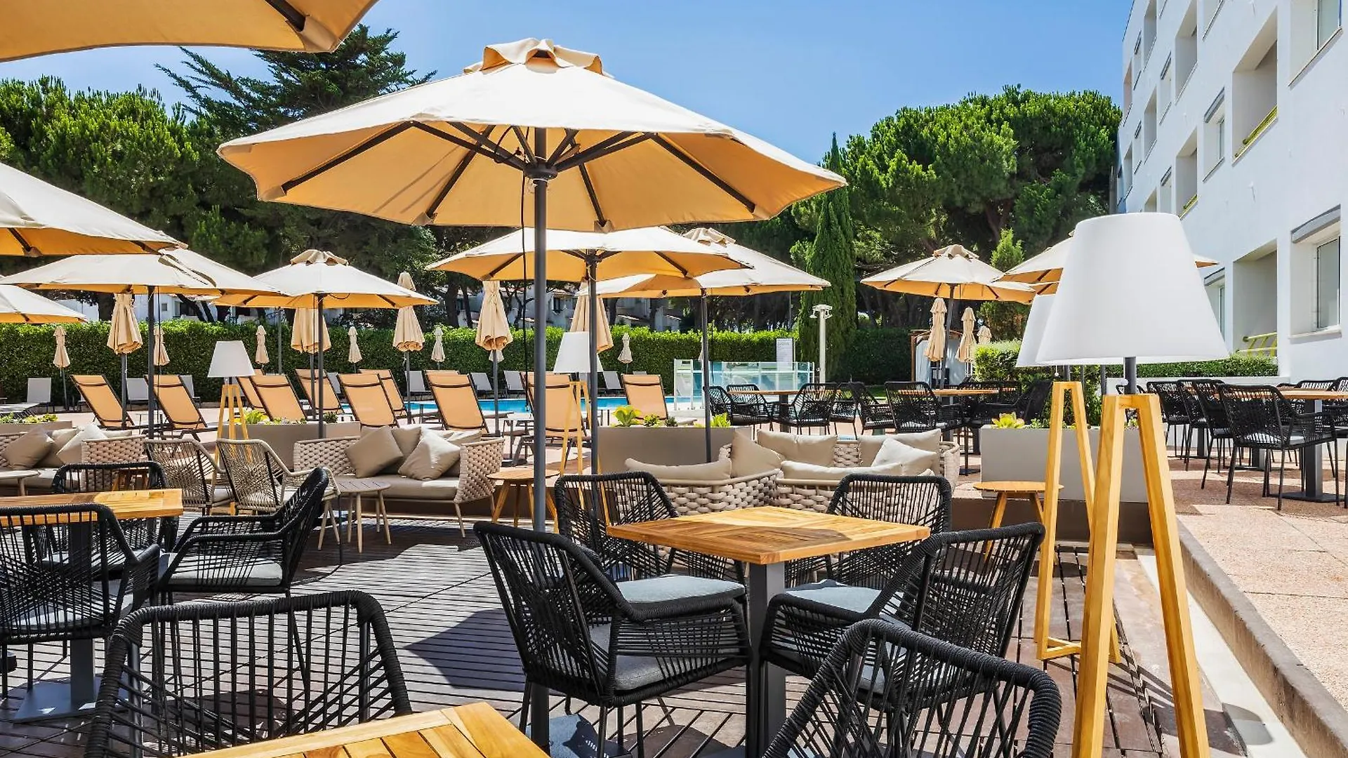 The Patio Suite Hotel 阿尔布费拉